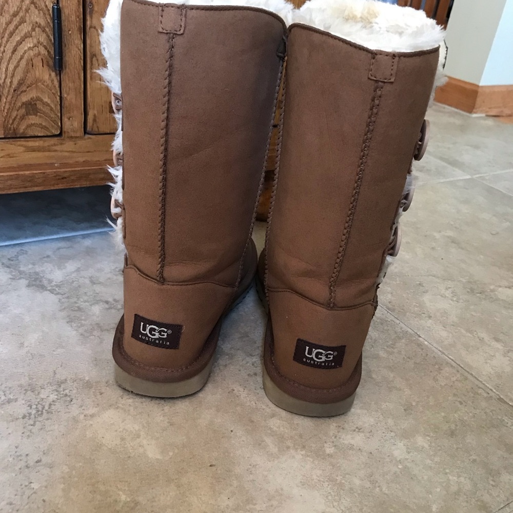 Ugg Boots - image 5